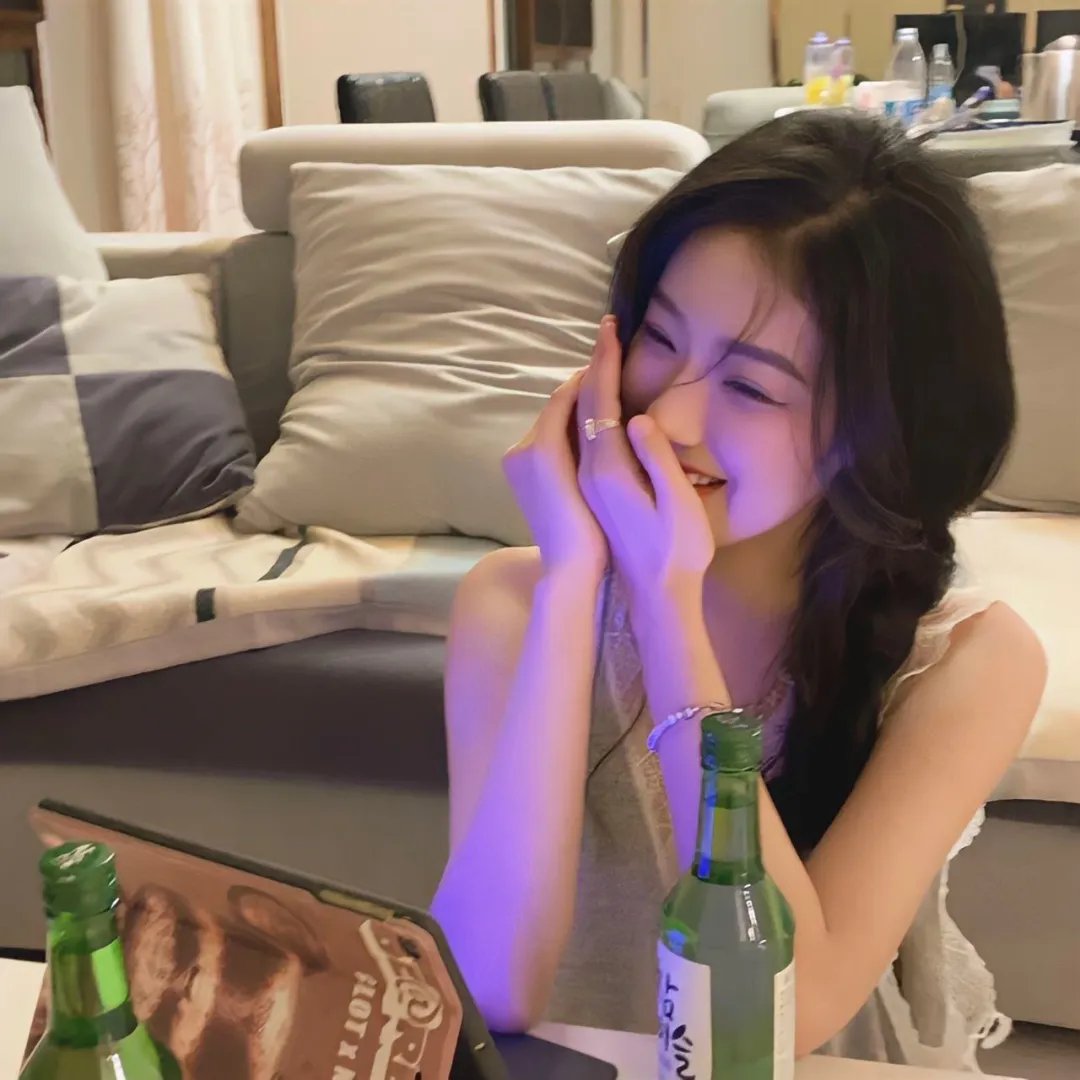 喜欢的人忘记戴眼镜了